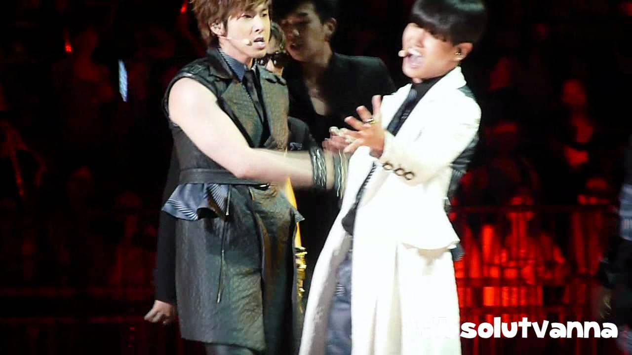 [HD/Fancam] 120623 TVXQ Keep Your Head Down