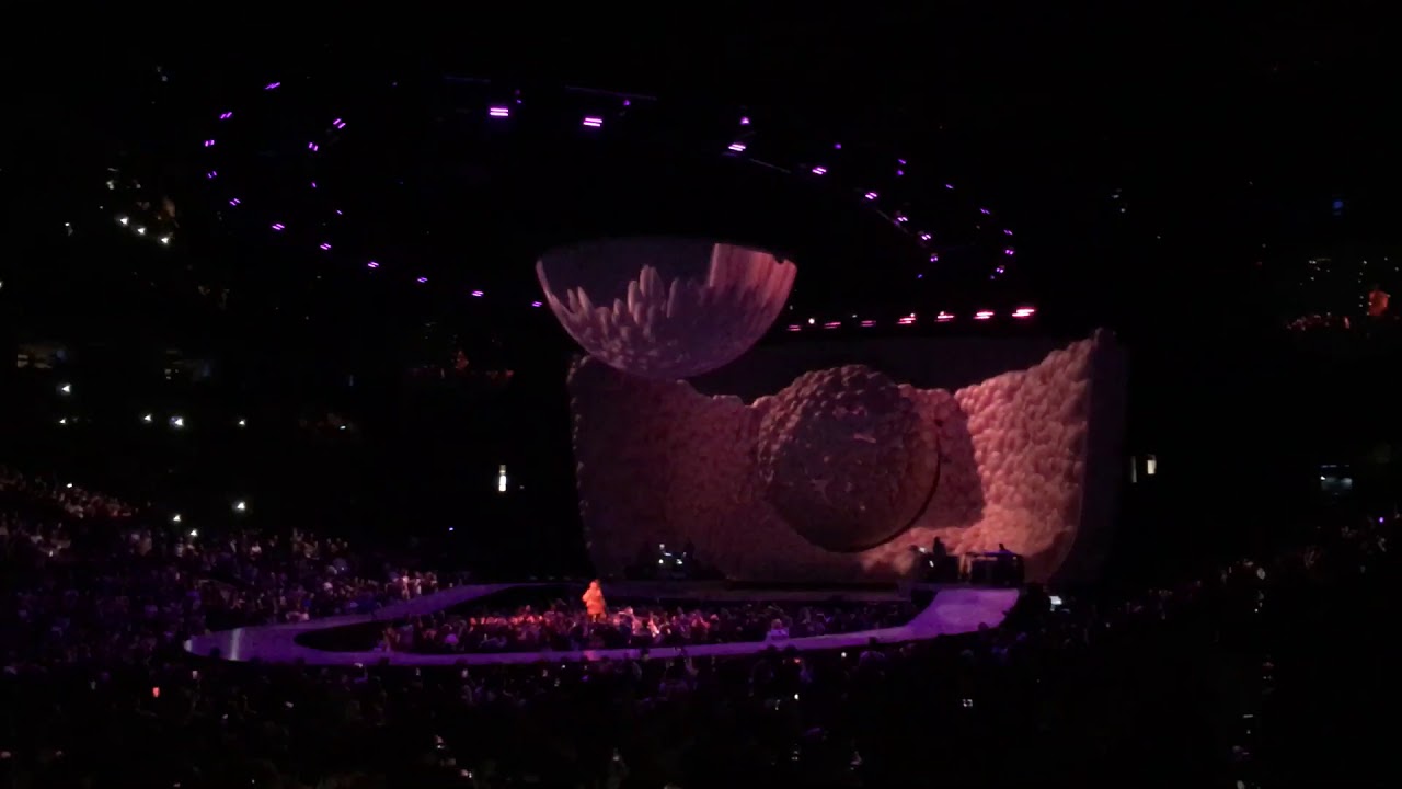 one last time - ariana grande live in toronto