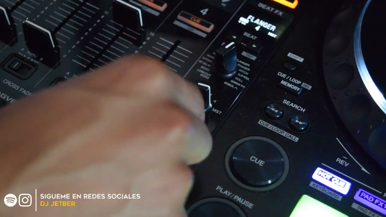 Como configurar y activar efectos en una mesa de mezclas profesional (Beat FX).