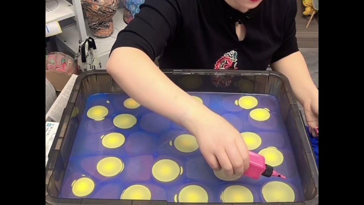 Super Easy DIY Baseball Caps with Fluid Paint