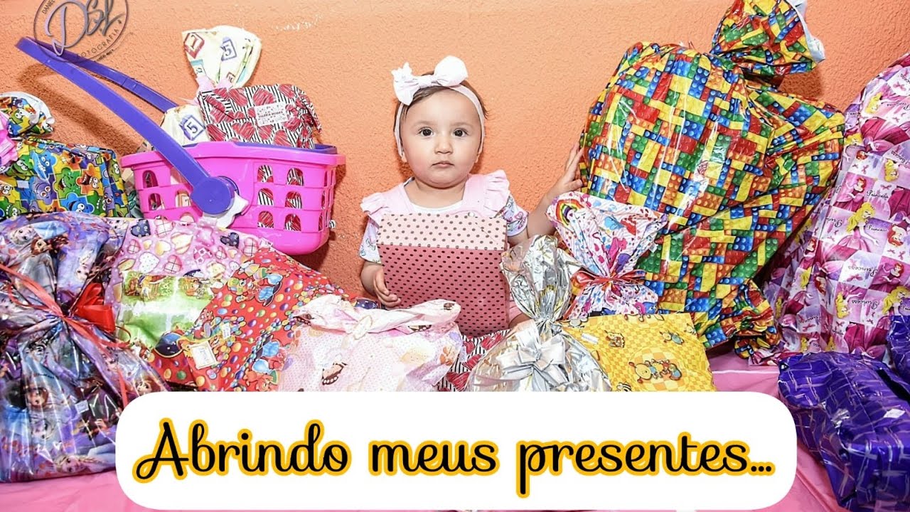 Abrindo os presentes do aniversário de 1 ano da Maitê 😍 MTA coisa linda❤️