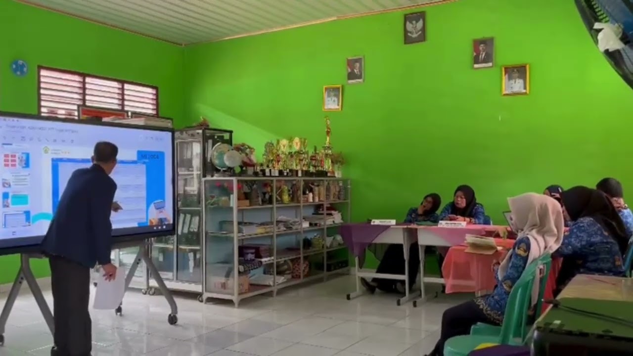 Nazarrudin.Judul : Workshop Peningkatan Kinerja Guru Melalui Asesmen Pembelajaran.