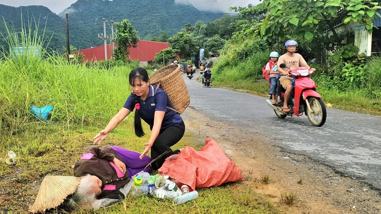 Fateful encounter. Homeless girl met and helped a poor old woman.