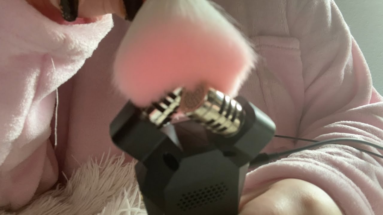 ASMR | (SCRATCHES YOUR BRAIN!) Mic Brushing