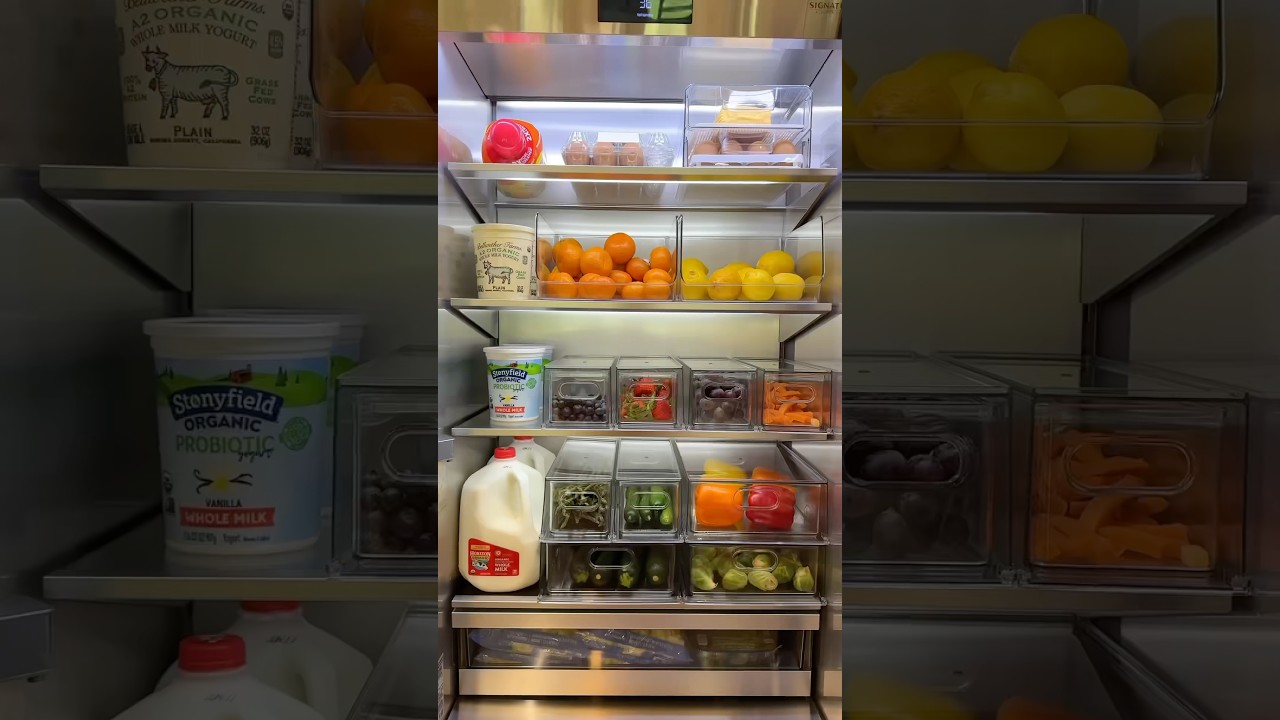 *asmr* fridge restock 💚🍓🍇 #restock #asmr #organizedhome #satisfying #aesthetic