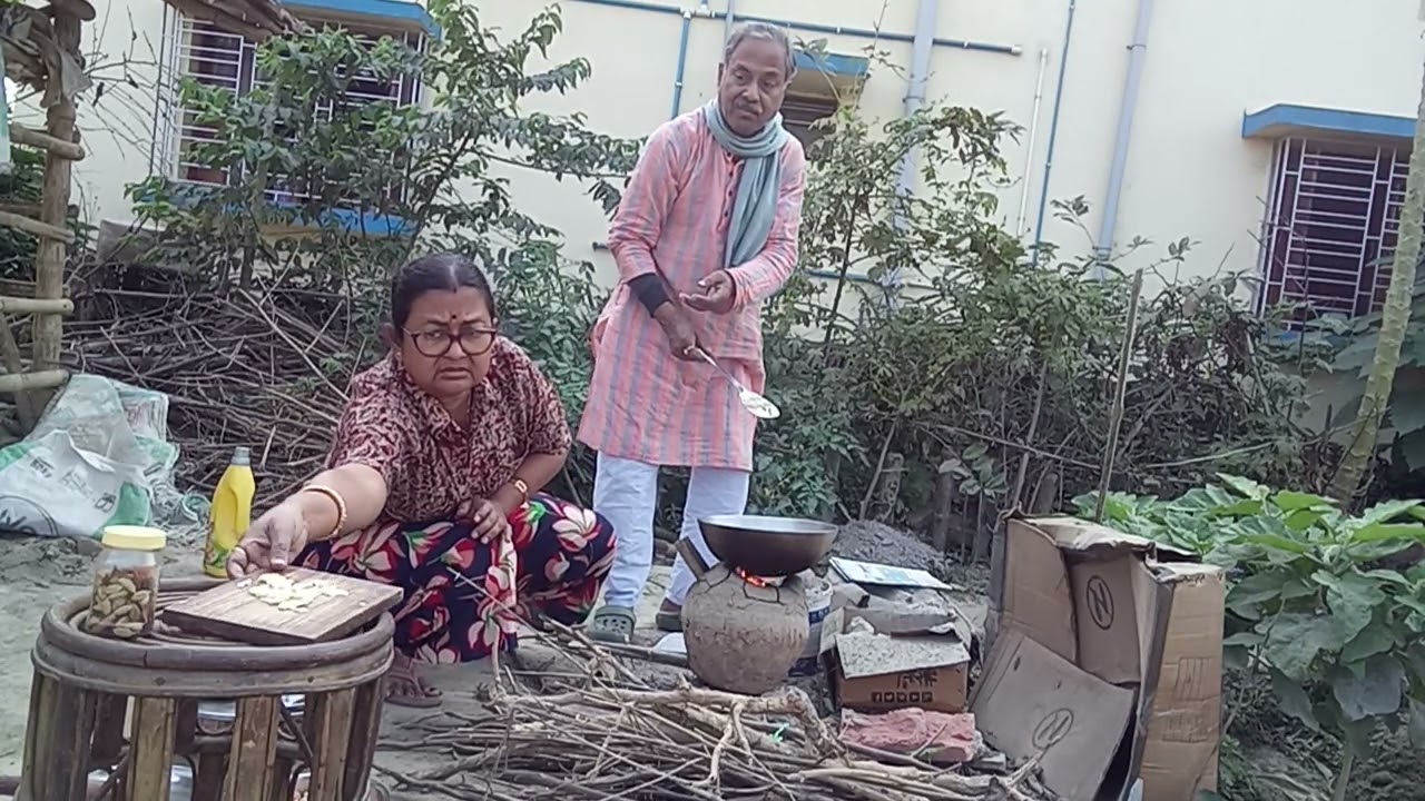 বাগানে জোরদার রান্না চলছে