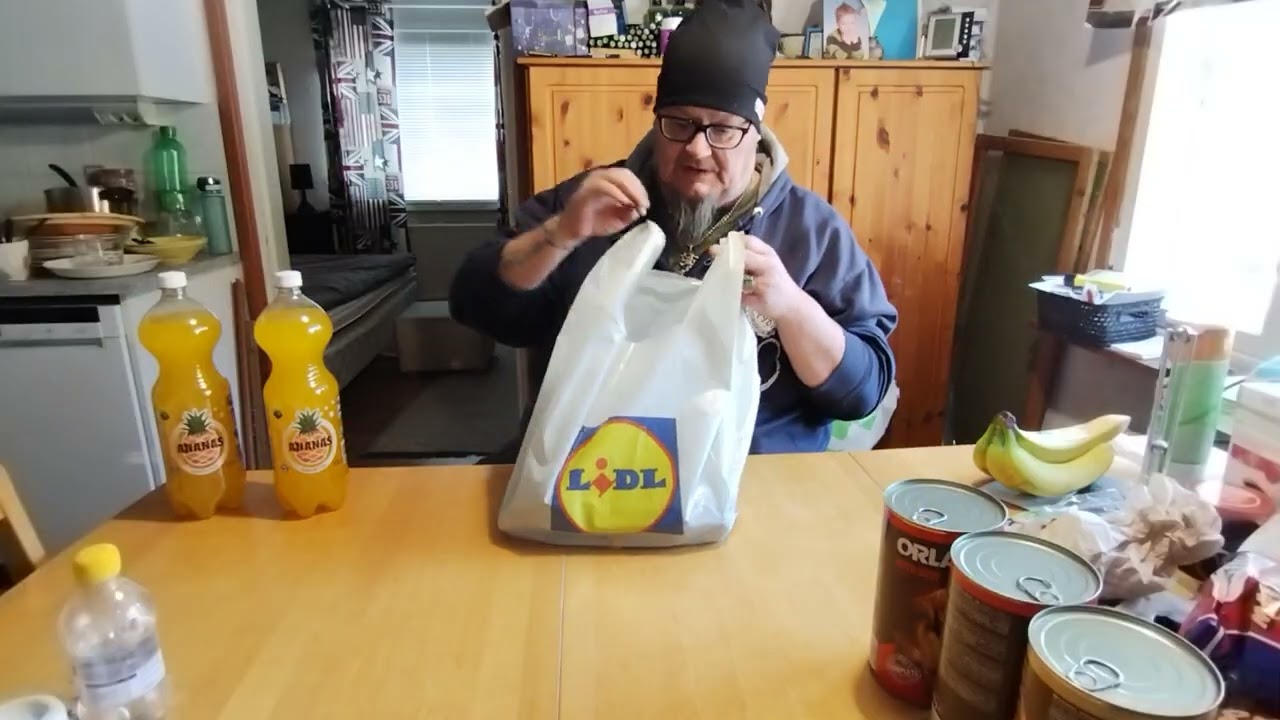 Kauppakassiloisia 82/ erilaisia kauppakassiloisia 11