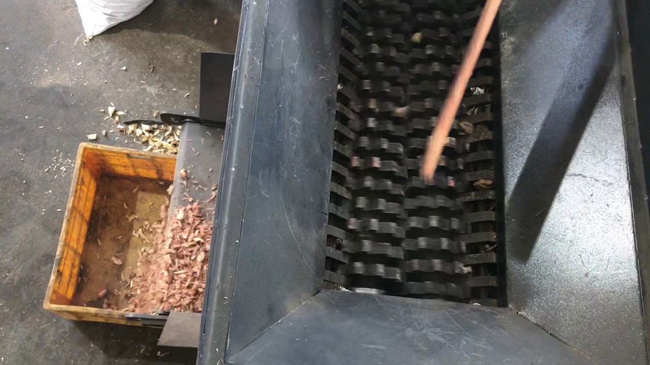 Wood Shredding, Shredding Wood waste, Tree Stump Shredder, Wood Crusher, Biomass Shredder