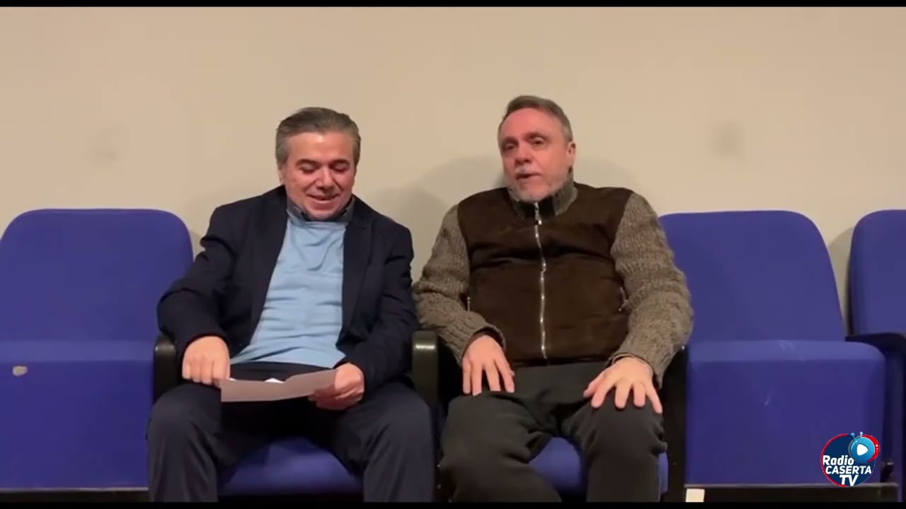 Carlo Pascarella di Dossier Quotidiano al Teatro Ariston di Mondragone intervista Gabriele Cirilli