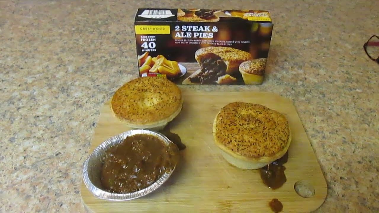 2 пирога со стейком и элем &mdash; Crestwood &mdash; Aldi &mdash; &pound;2,45 &mdash; Food Review