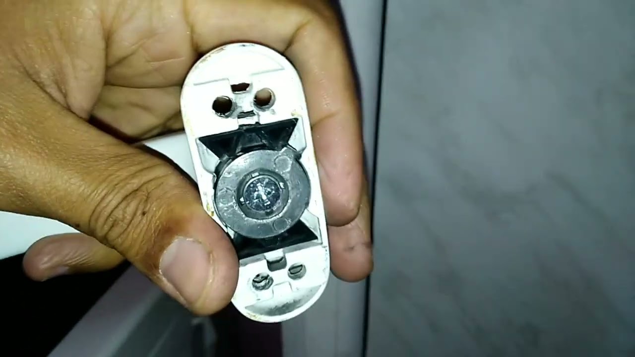 تصليح مقبض باب الألمنيوم / Poignée de porte en aluminium /