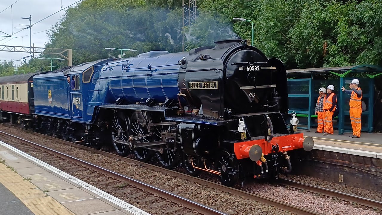 The Big Blue Locomotives Head South - 60532 Blue Peter & Blue Pullman 43059 - Kings Langley 12/07/24