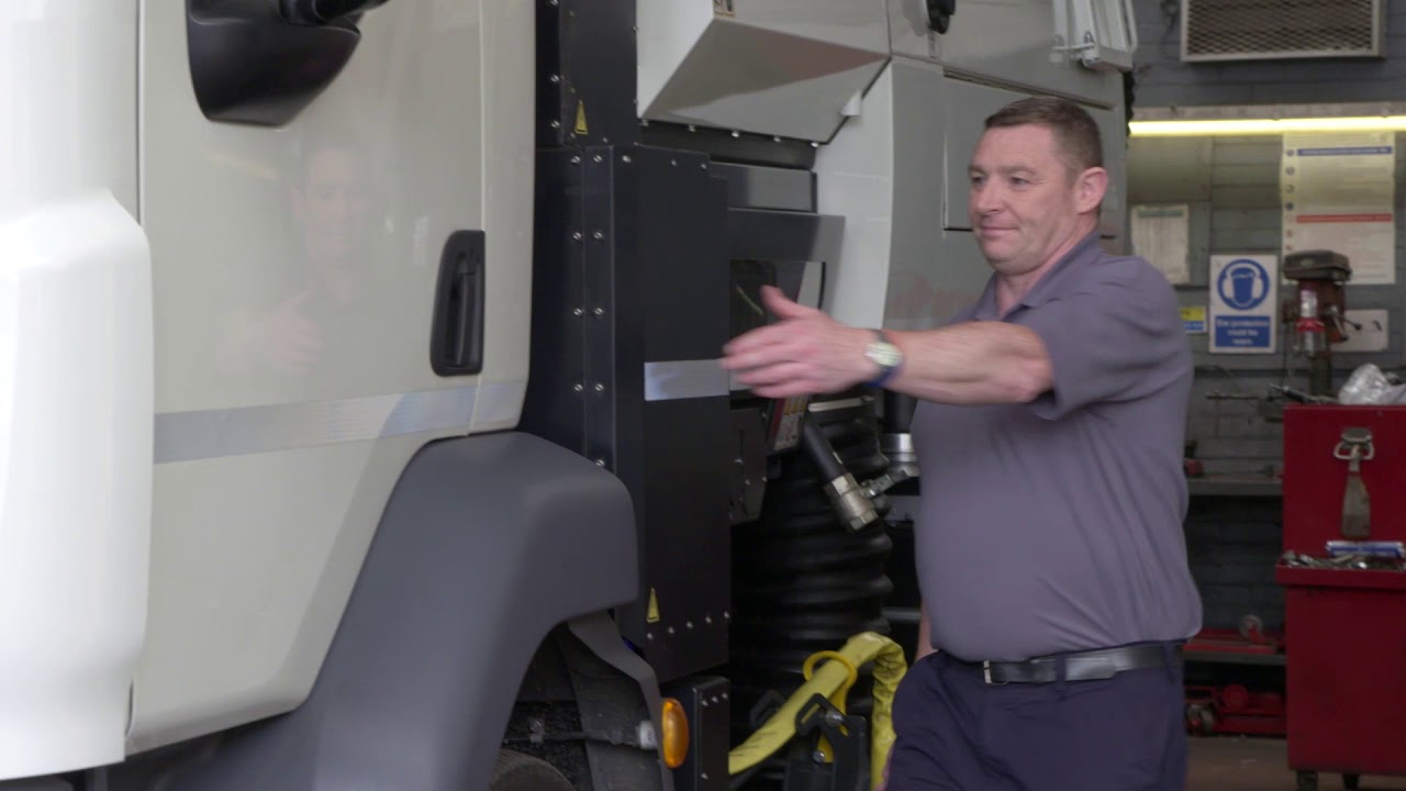 Archive: VE652 - All-electric Truck Mounted Sweeper