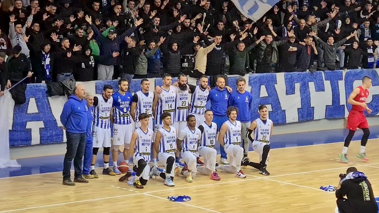 Dridhen xhamat e stadiumit nga Fanaticsat 💥. Tirana Partizani