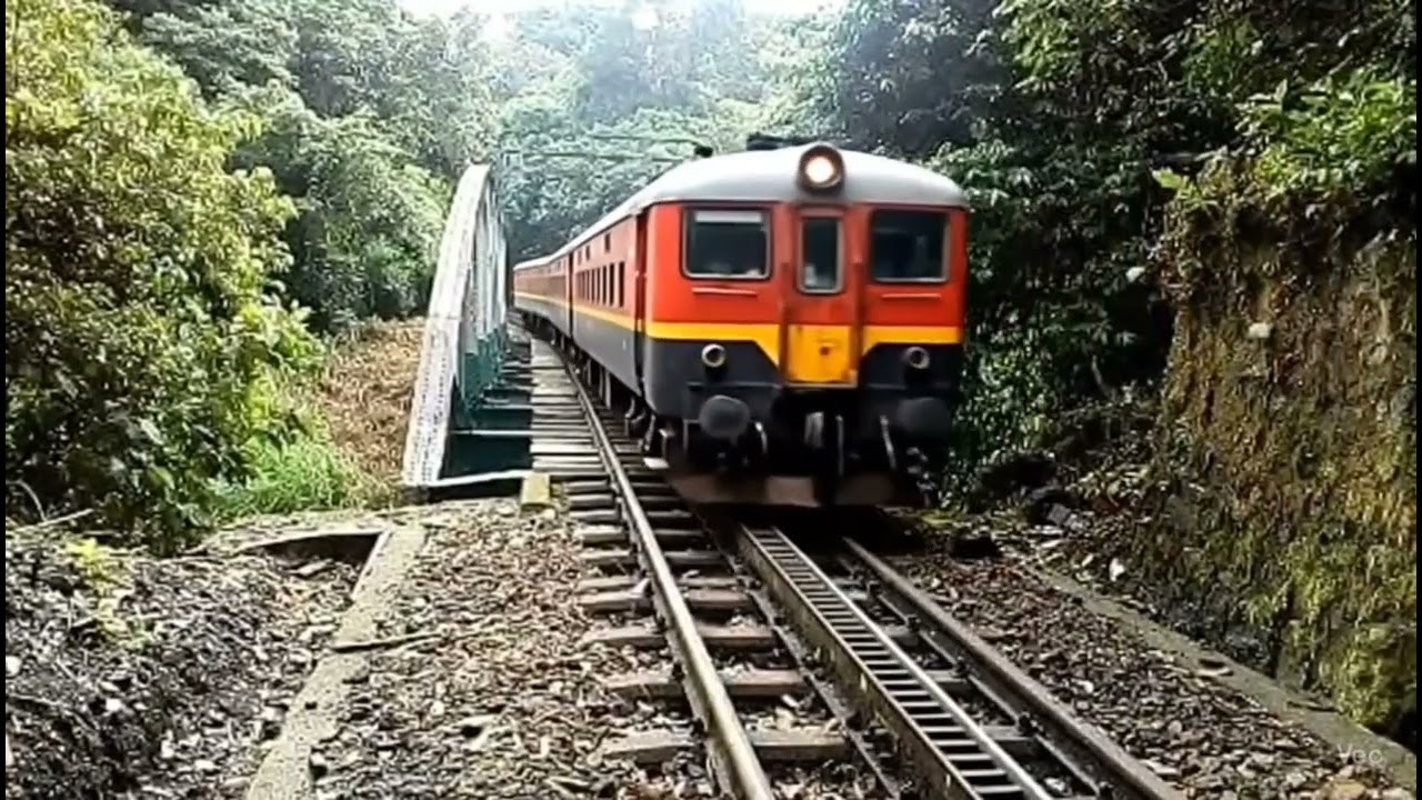 Hasil Buatan AI perjalanan KA Padang Panjang 