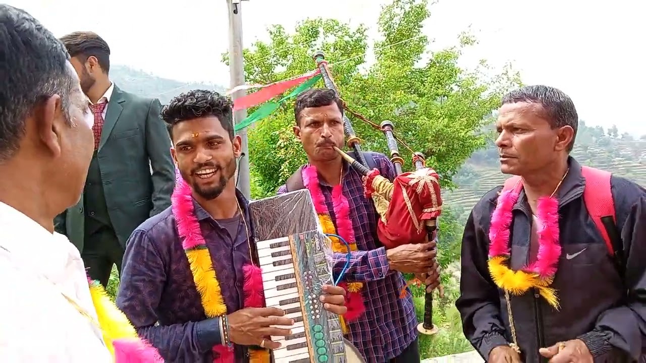 गढ़वाली डांस।। ढोल-दमाऊ, कैसियो और मसगबीन की धुन