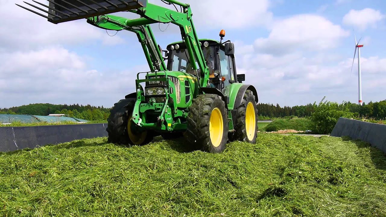 [1.Schnitt] GRAS EINFAHREN  ||  John Deere 6820