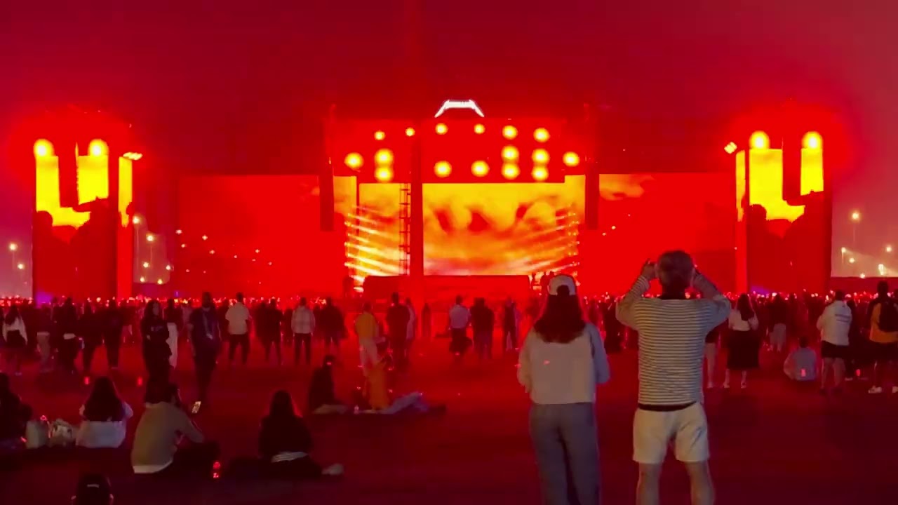 Metallica - Ecstasy of Gold Intro + Creeping Death (Live in Doha)