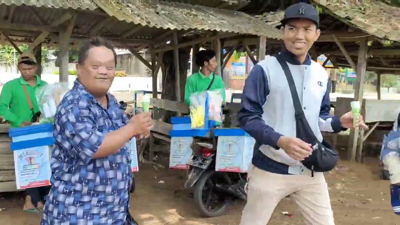 berhenti dijalan jajan es tong tong