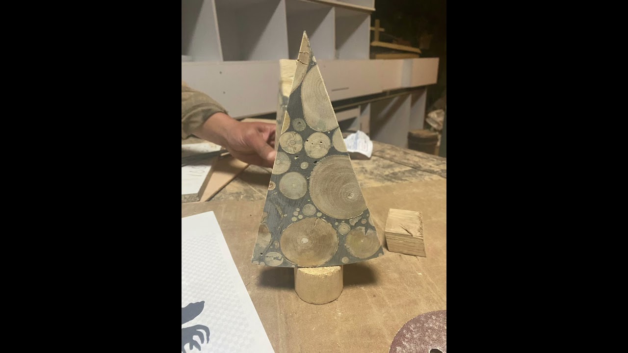 Árboles en Resina y Madera Recuperada