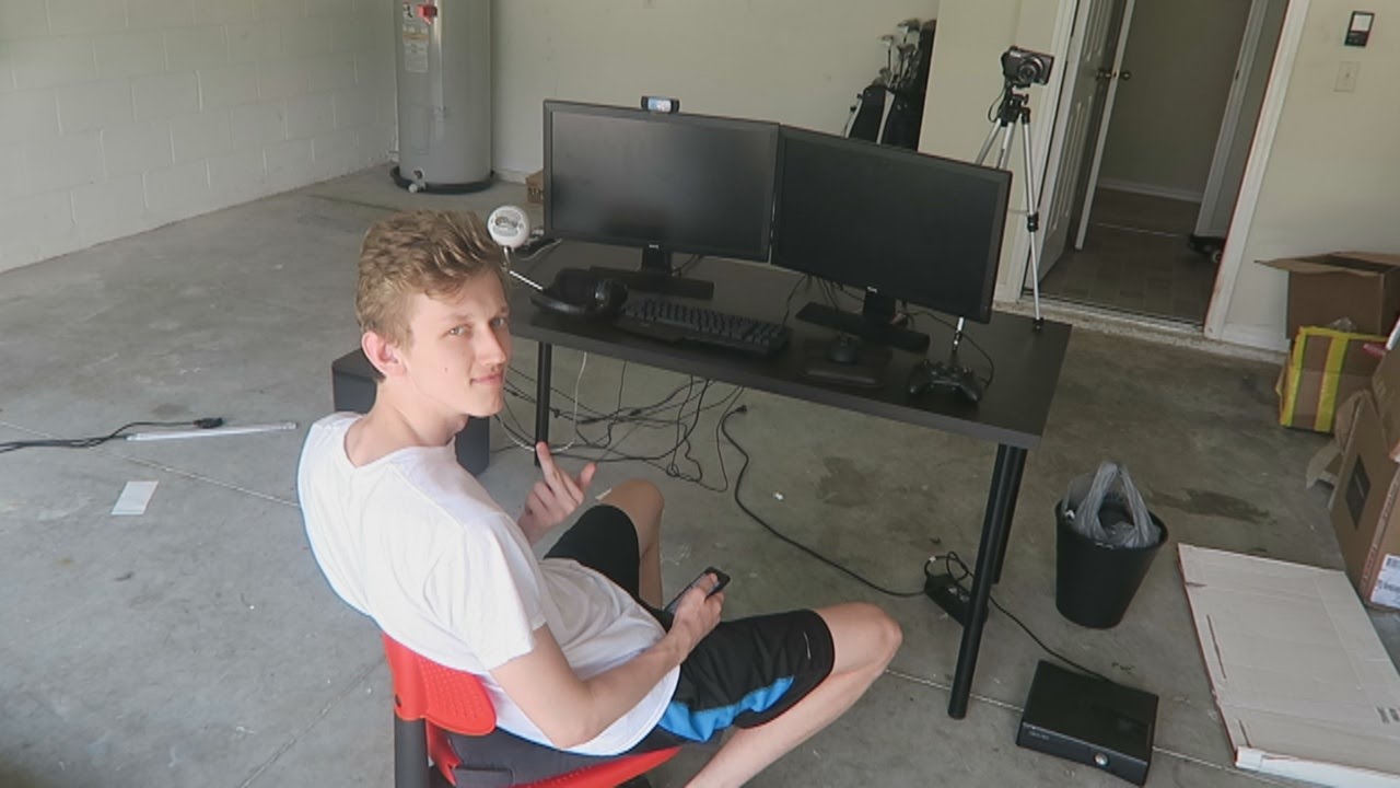 HE PUT HIS GAMING SETUP IN THE GARAGE! | Vlog #4