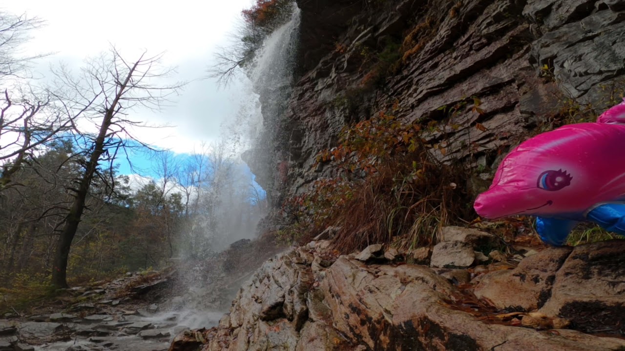 Luna Hiking Lake Minnewaska Rainbow Falls Trail