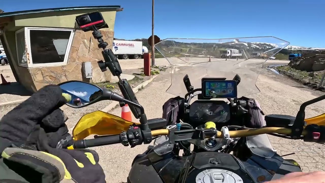 PASO FRONTERIZO PINO HACHADO EN MOTO CHILE
