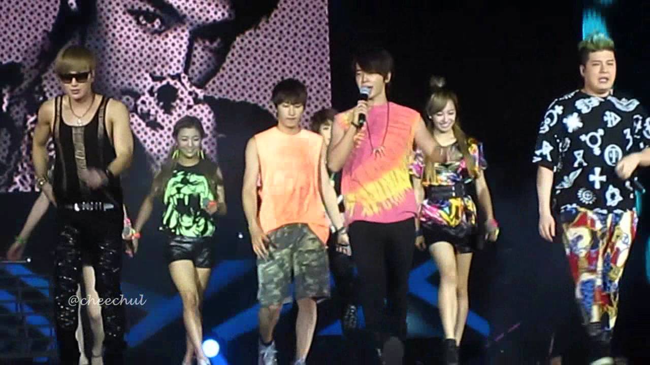 [fancam] 120922 Super Junior ft. f(x) - Oops! @SMTOWN Jakarta