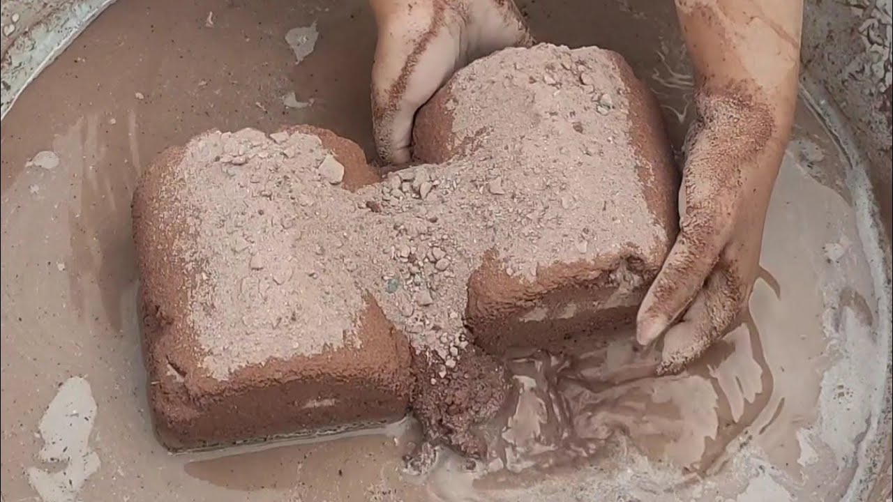 ASMR: super duper dusty gritty red sand crumble dry+water+pouring/oddlysatisfying/subscribe plz