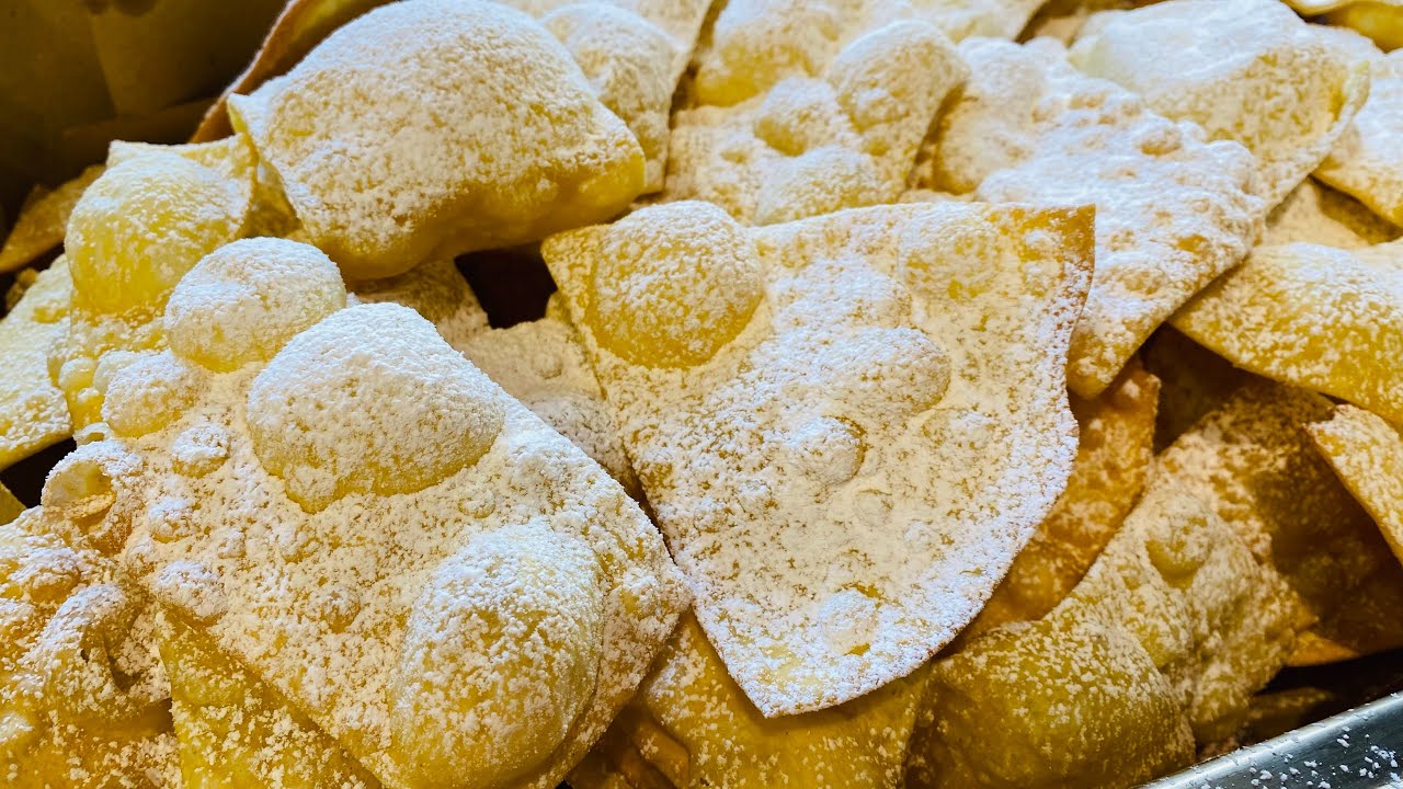 Chiacchiere,frappe,crostoli,cenci. ricetta perfetta ￼e facile del dolce di carnevale più amato￼