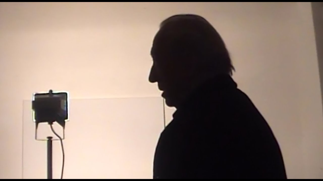 Pierre Soulages poses for Klaus Guingand - 2005