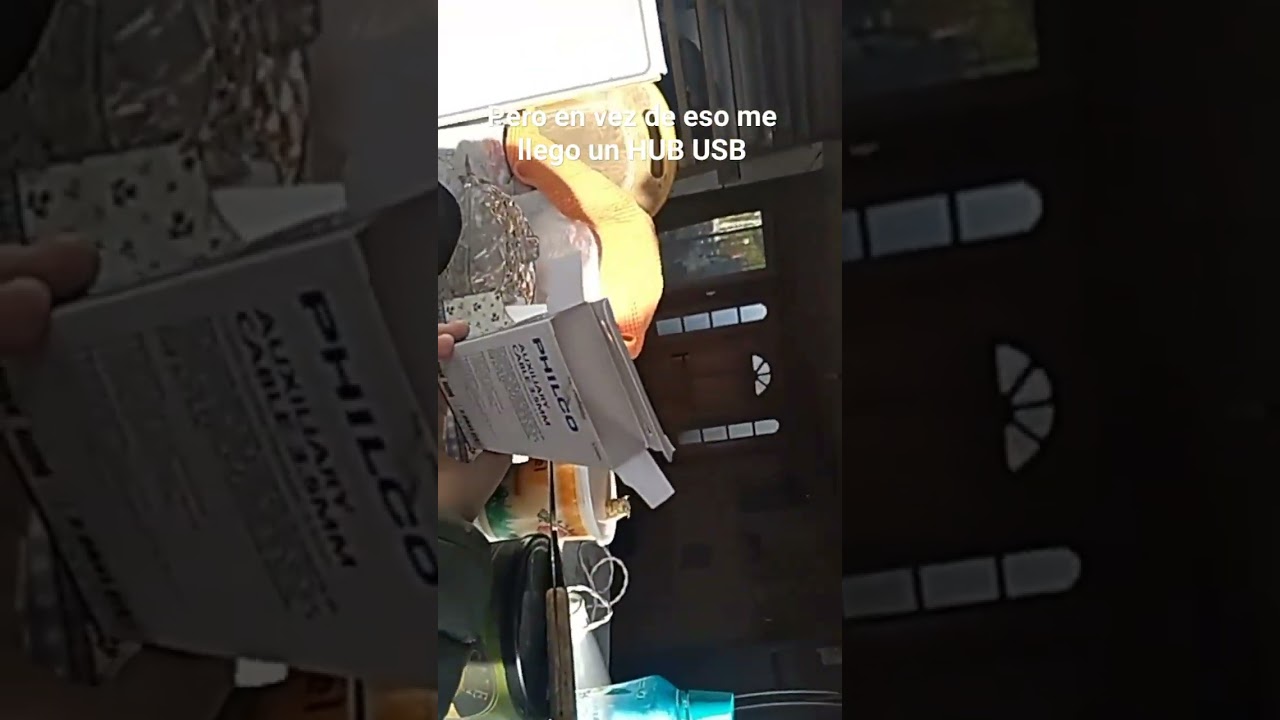 (Falso) me compré un cable auxiliar pero me llegó un hub usb
