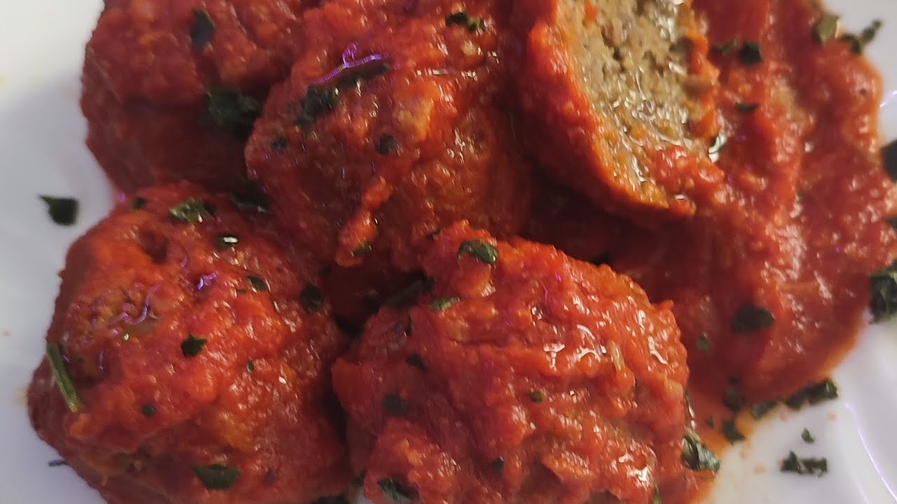 Polpette di lenticchie al sugo.