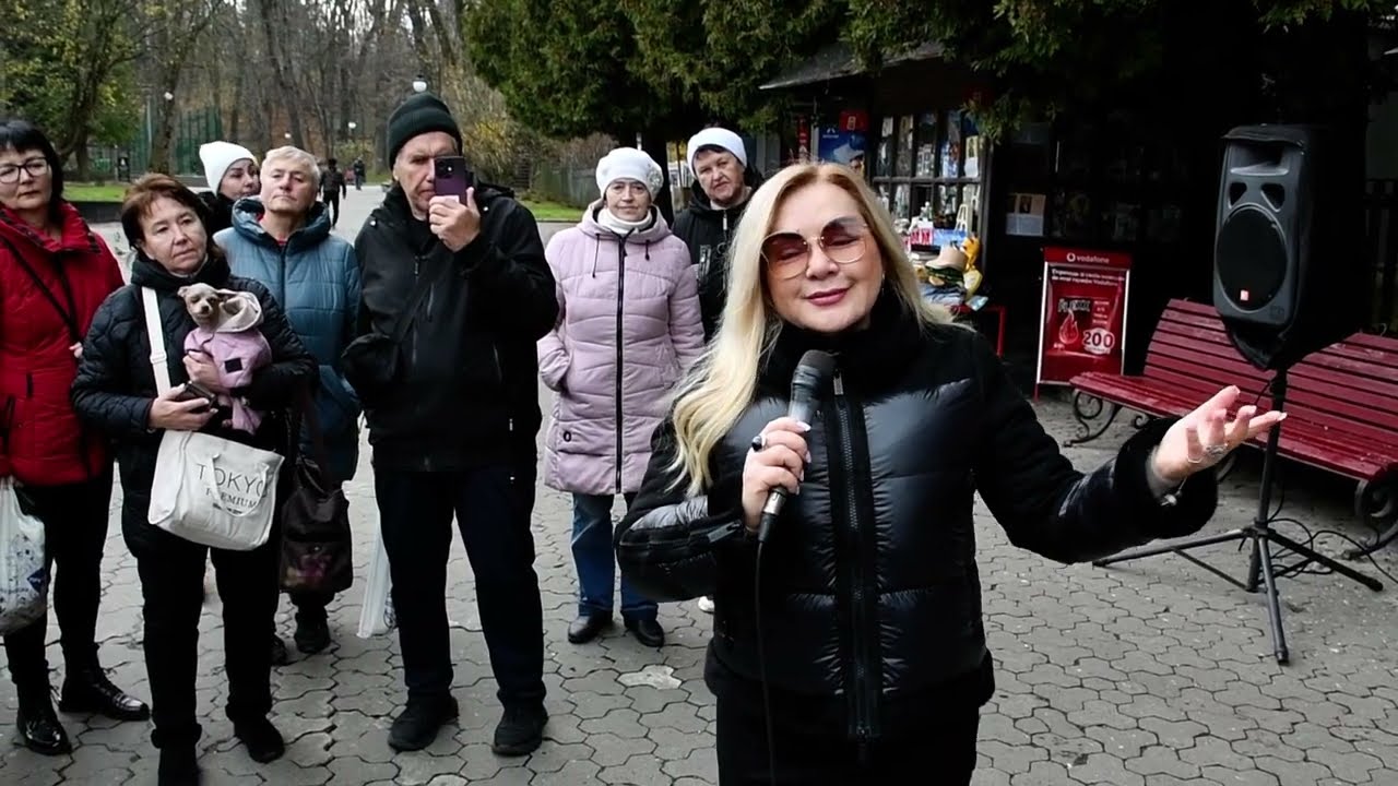 Оксана Білозір - зустріч з глядачами вТрускавці-біля бювету