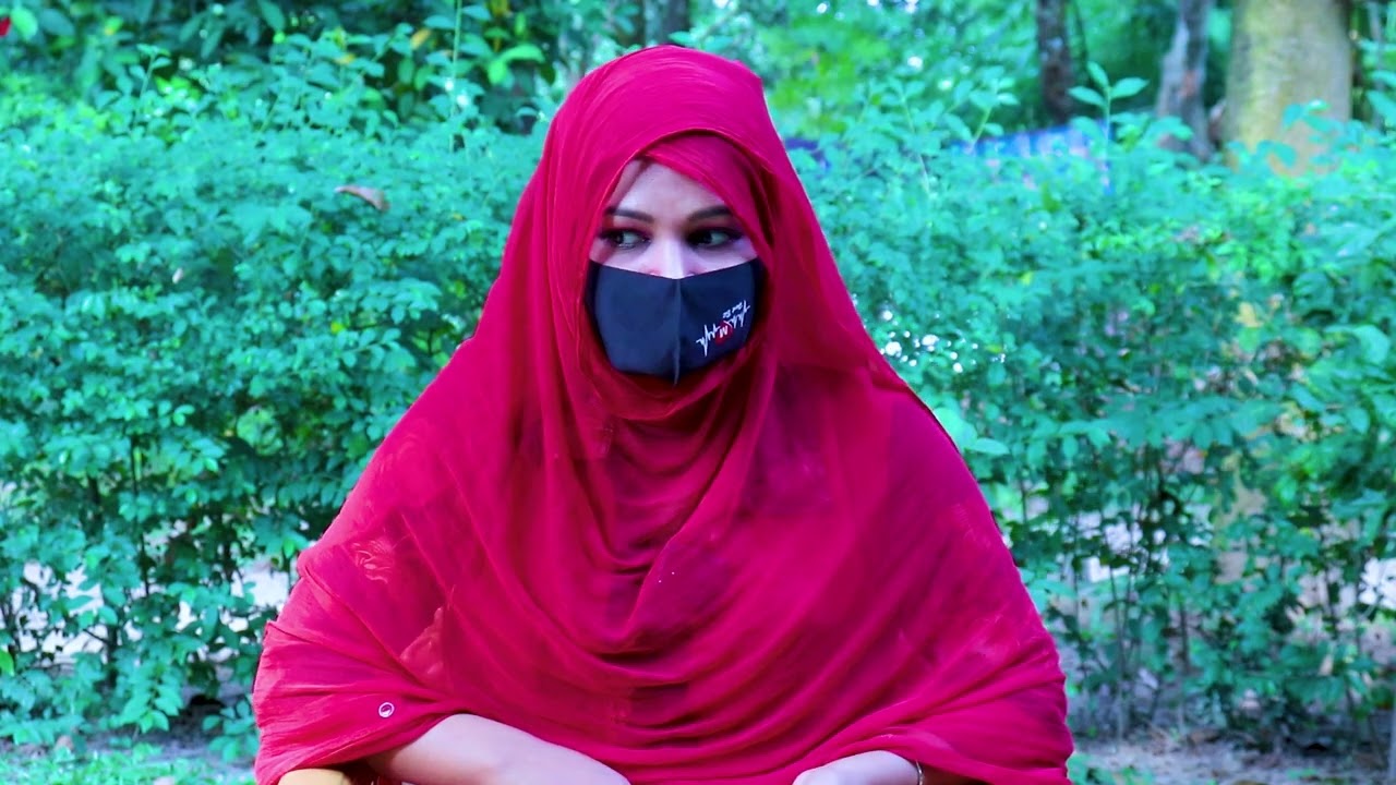 ঘটককে বিয়ের আগে একবার দিলে সরকারী চাকরিজীবীর সাথে বিয়ে দেওয়ার কথা বলে এক বছর করছে