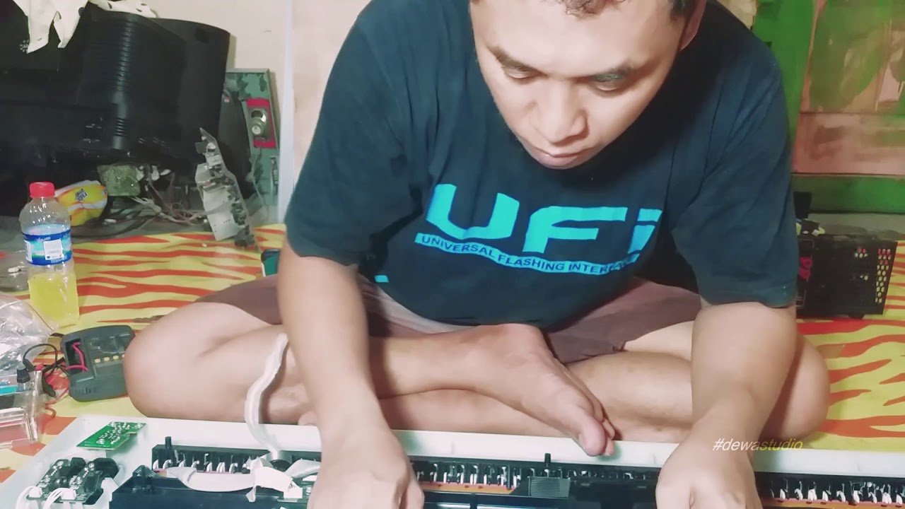 How to fix a frosted LCD on the keyboard Yamaha PSR S710