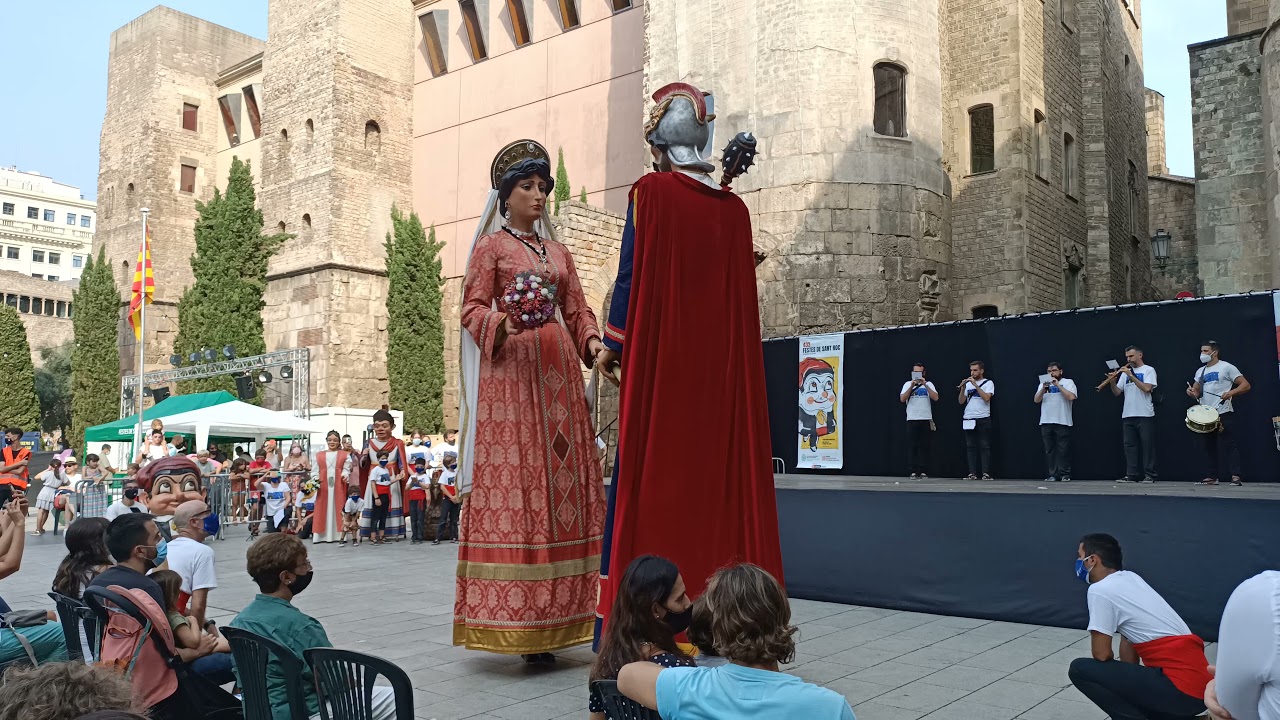 Ball dels gegants nous de la pla&ccedil;a Nova | XL Trobada de gegants de Sant Roc a Barcelona 2021