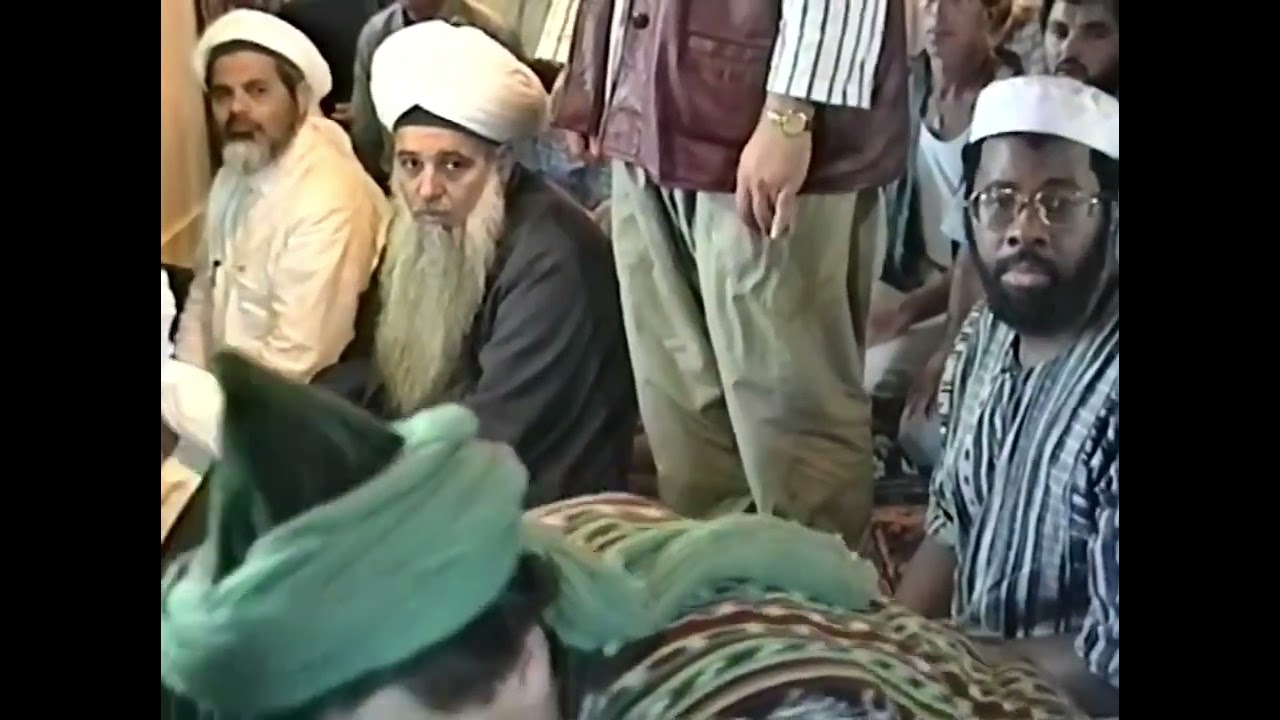Mawlana Shaykh Nazim leading Prayer Salatul Asr