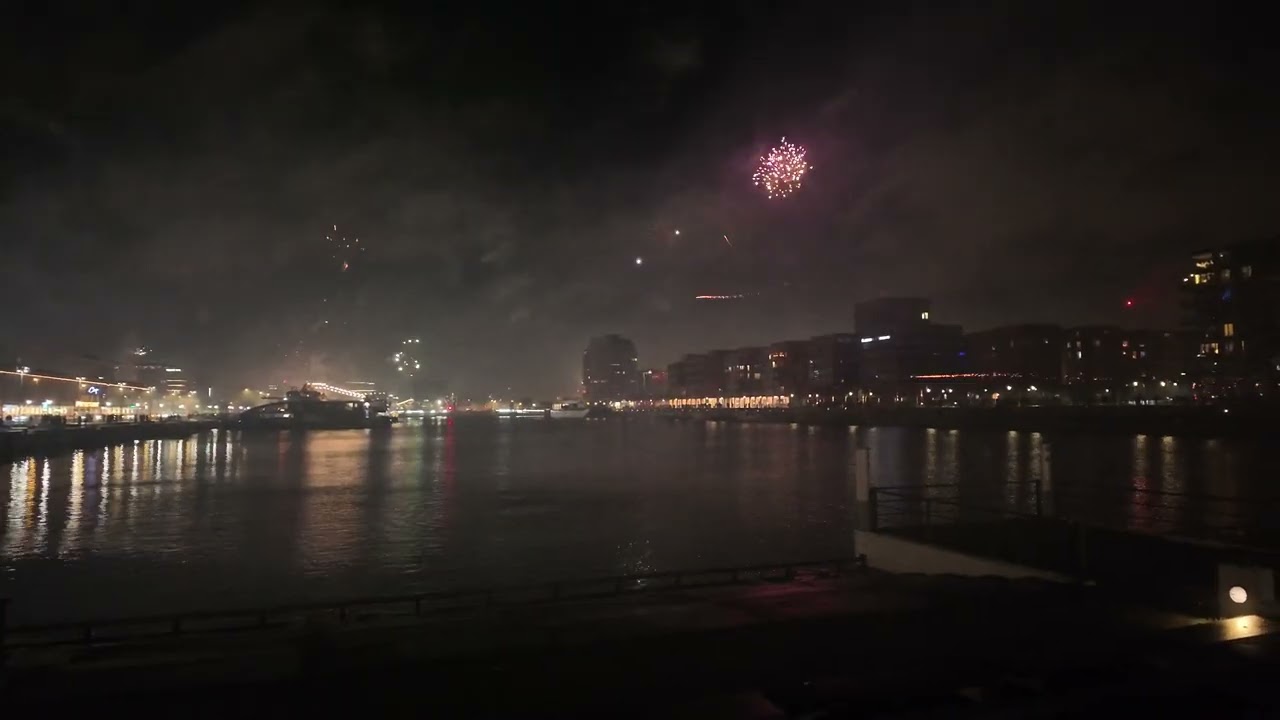 The New Year's celebration and firecrackers were very enjoyable 😘😘#viral #drone #travel #lofi 