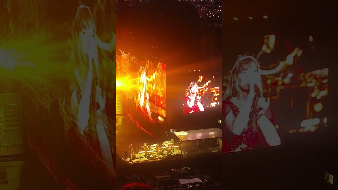 August Taylor Swift live