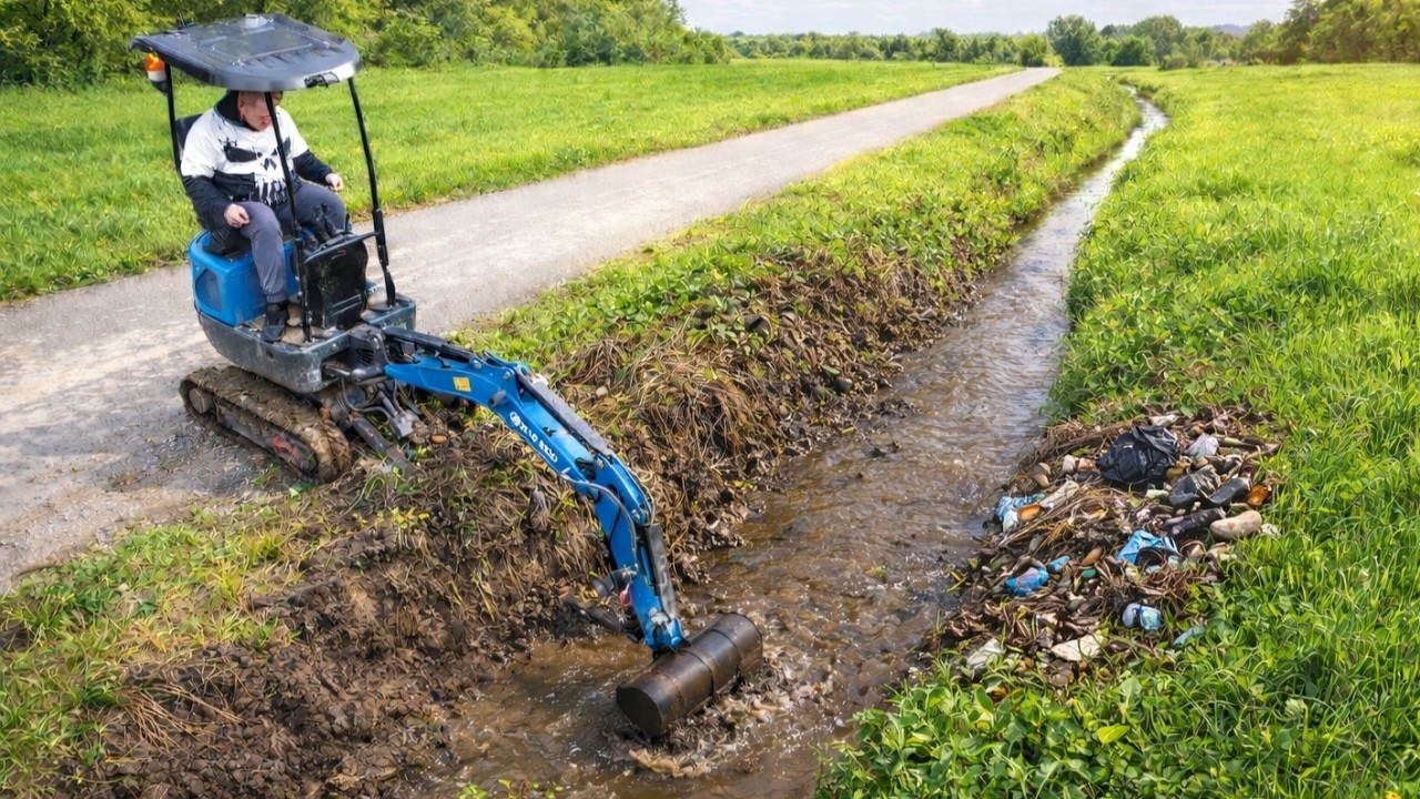 $1999 Rippa R10 1 Ton Cleaning Water Channel With 80cm Bucket 4K
