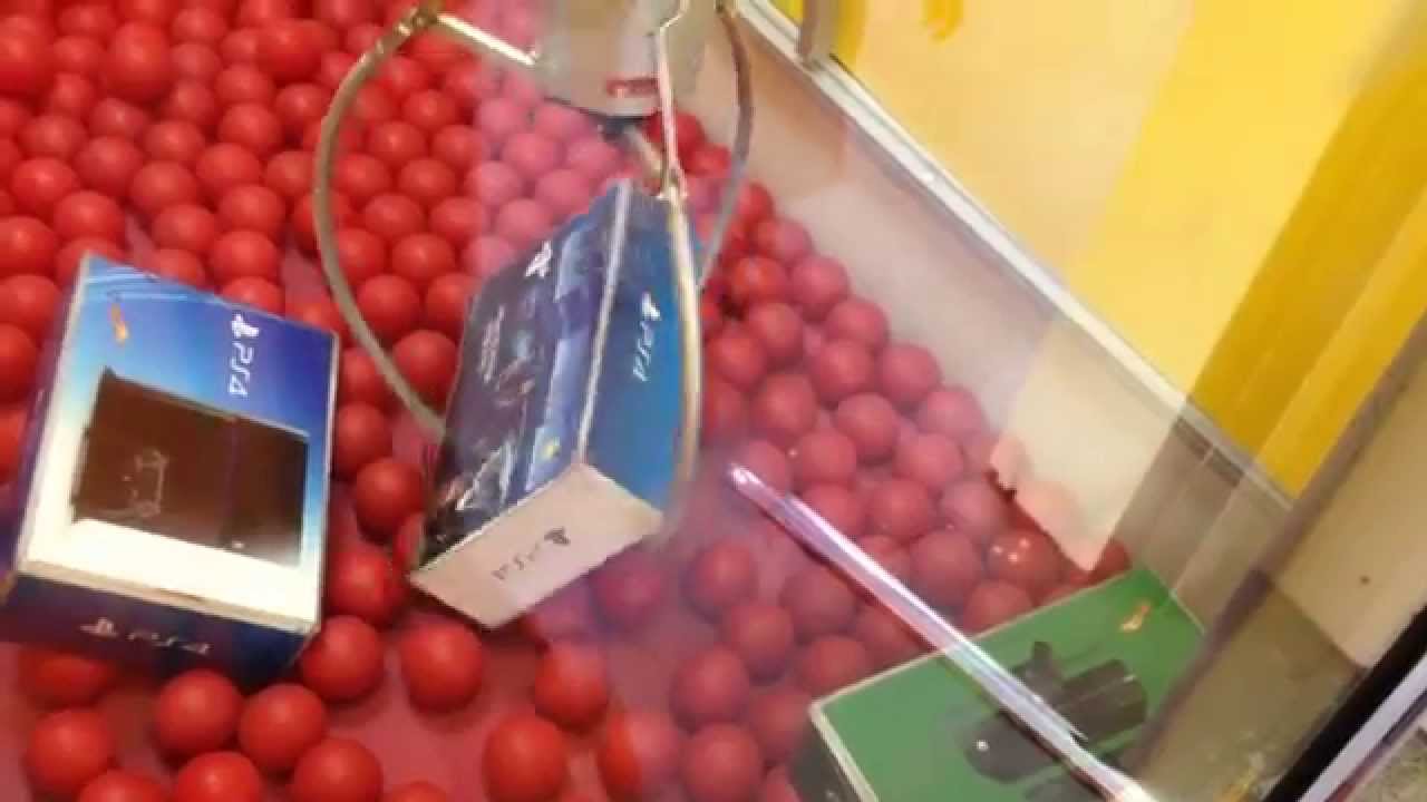 Ultimate Fail On Giant Claw Machine Win PS4 or Xbox One Video Game System at Busch Gardens