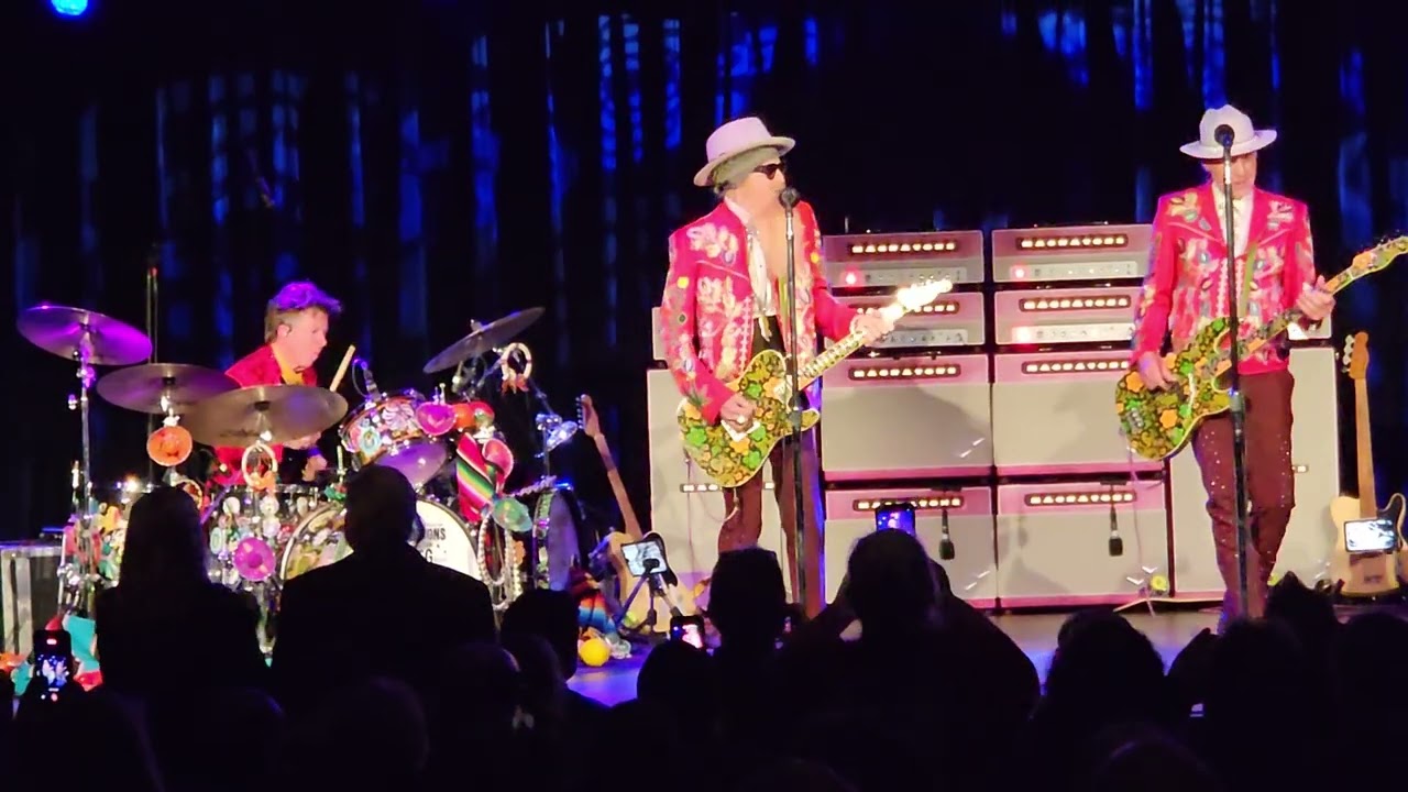 Billy F Gibbons performs 'La Grange' at the Tupelo Music Hall in Derry, NH - 2026-02-10
