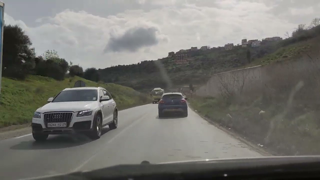 Matoub Lounès de Oued Aissi jusqu'à Direction Taourirt Moussa