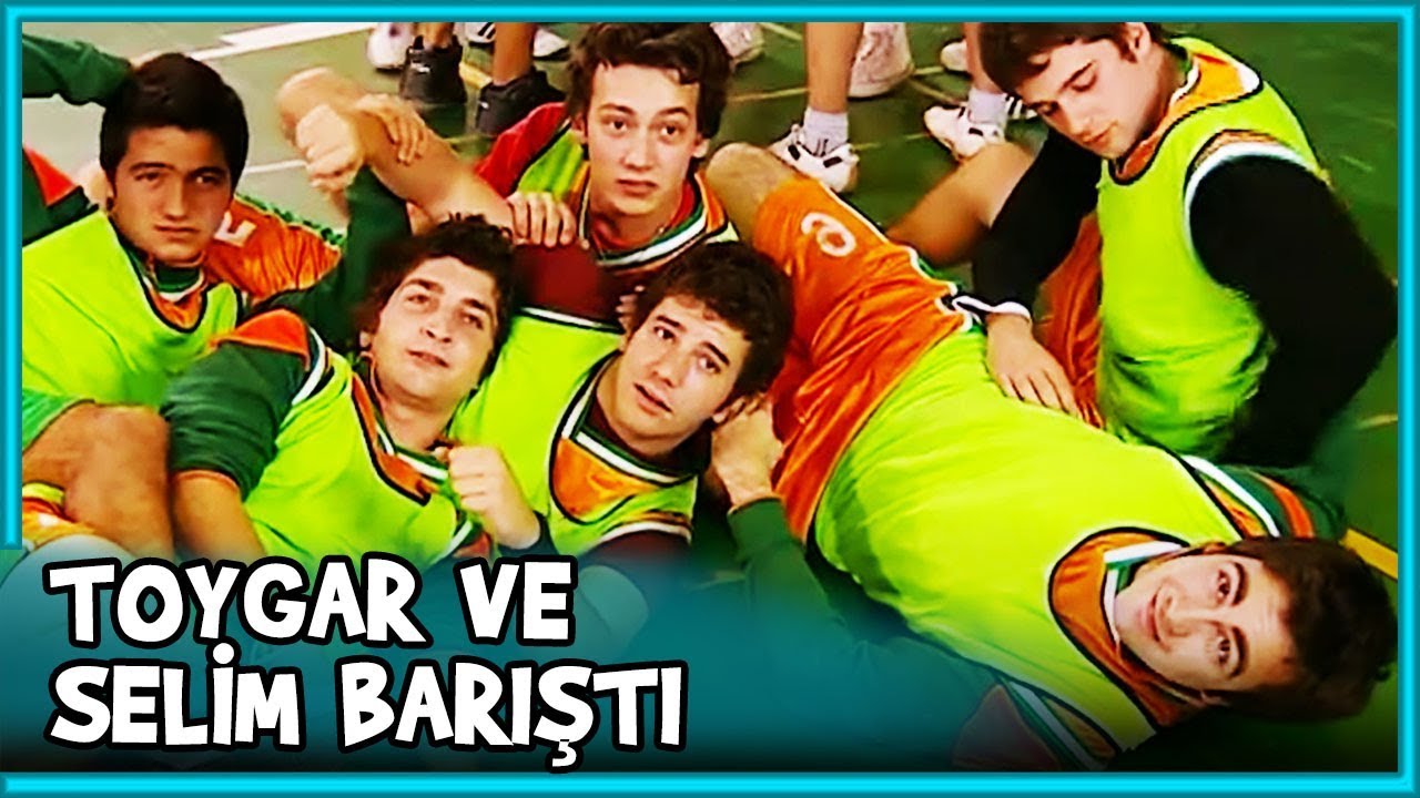 Selim ve Toygar Maçta Güçlerini Birleştirdi - Acemi Cadı 22. Bölüm