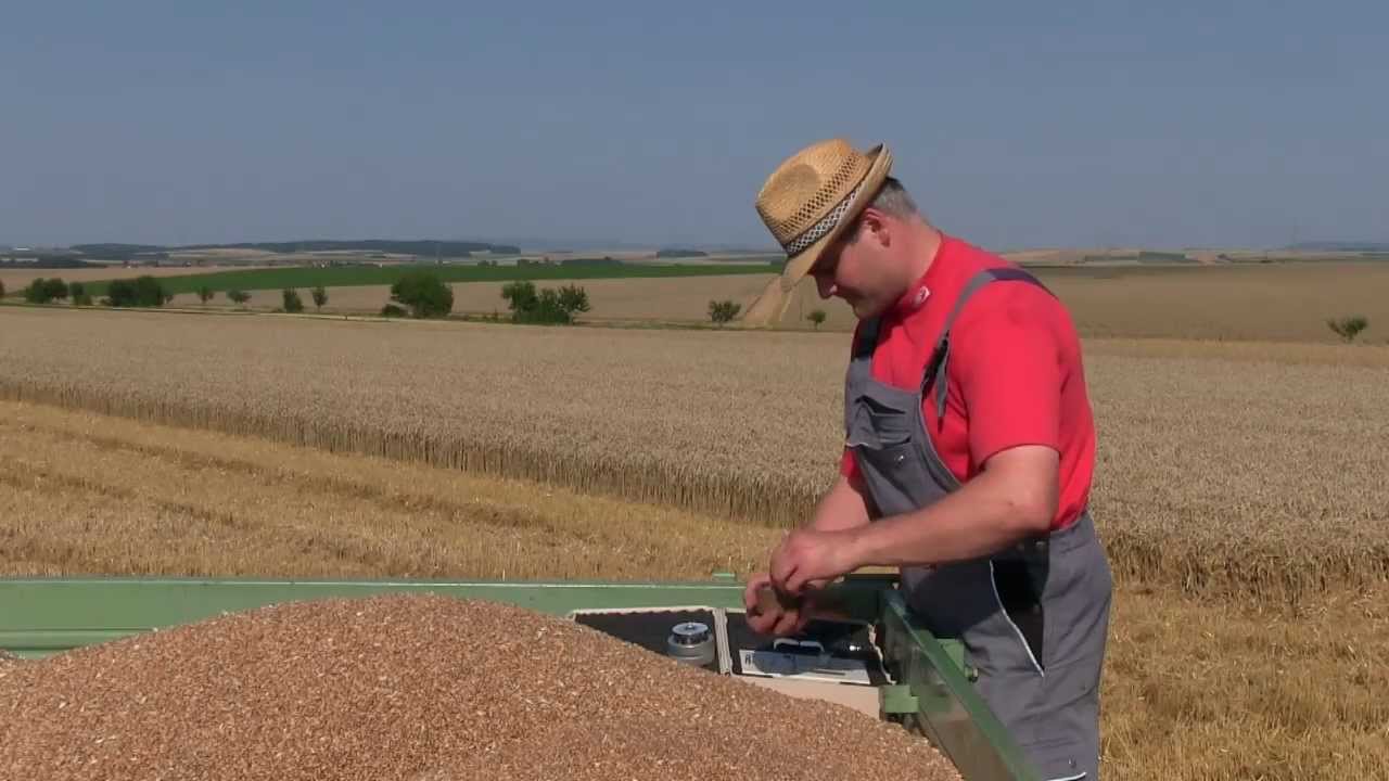 HE 50: Grain moisture meter for field use - Getreide-Feuchtemesser für den Feldeinsatz