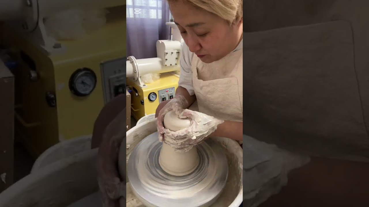 #ceramic #ceramist #항아리 #도예 #도자기 #물레성형 #달항아리 