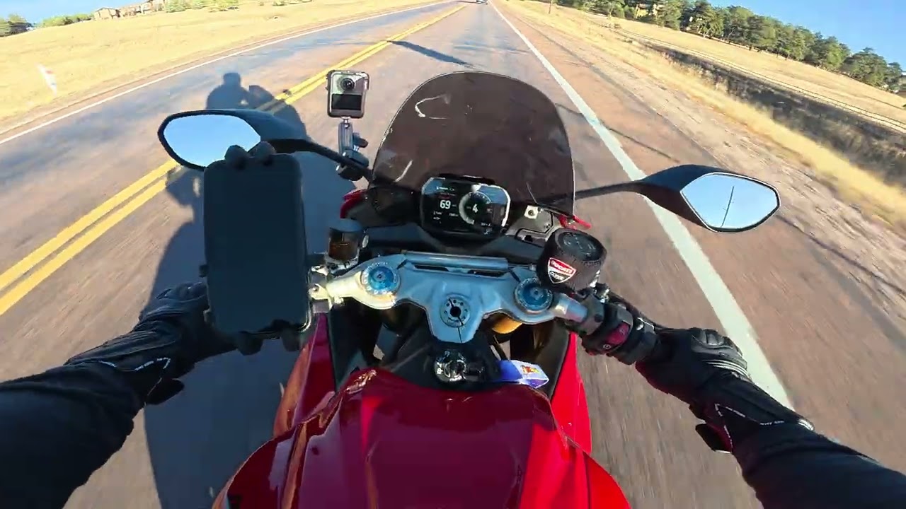 Ducati Panigale V2 S (2025) - More Forest Cruising Around!