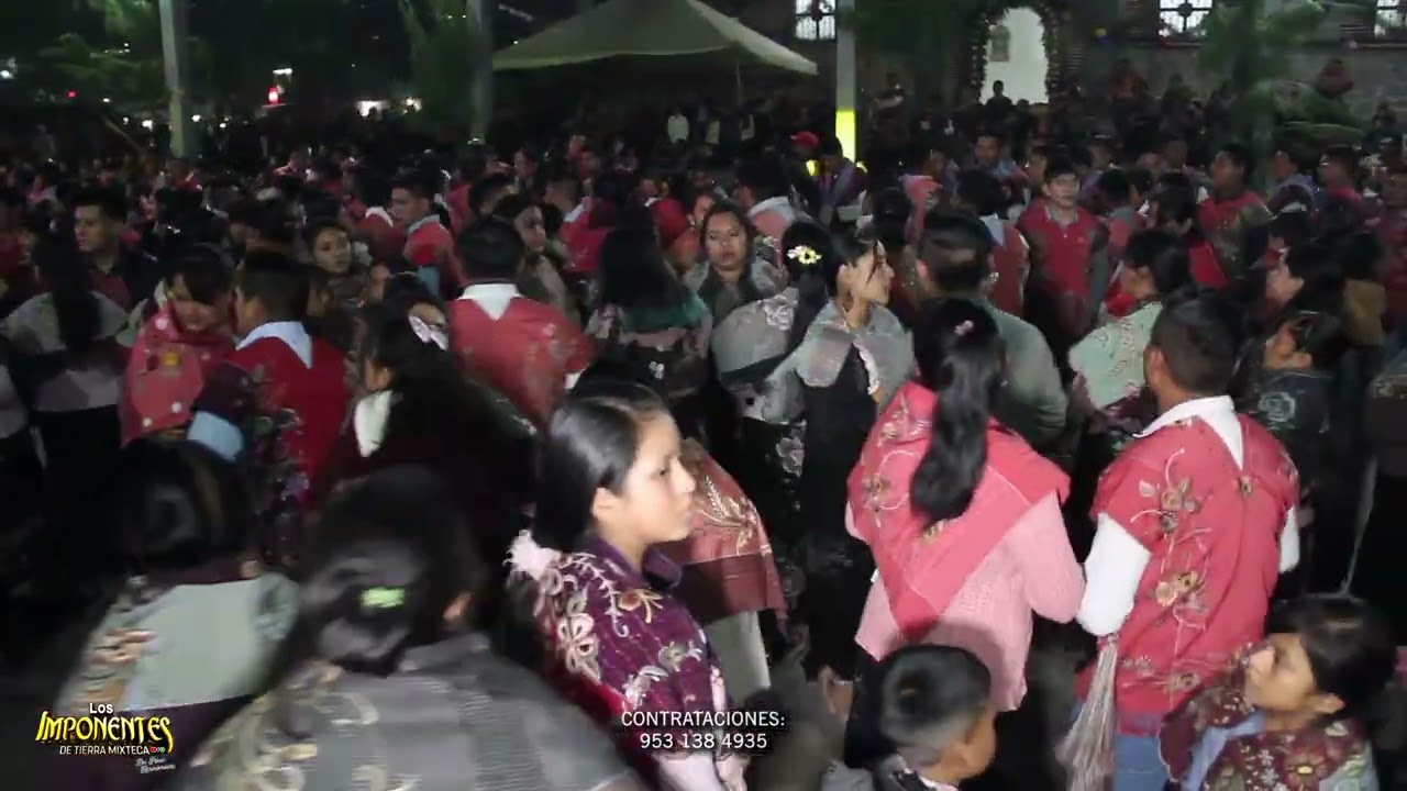 La chona y el tucanazo (en vivo Navenchauc Zinacantan Chiapas)/LOS IMPONENTES DE TIERRA MIXTECA
