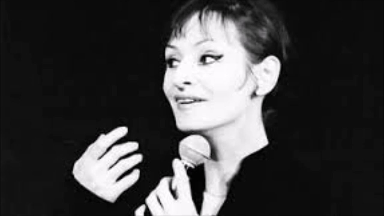 Barbara - Hop là ! précédé d'une improvisation délirante (Festival de Carpentras - 17 juillet 1973).